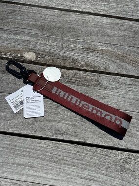 Lululemon Never Lost Keychain Reflective Rockwood/Red Clay NWT